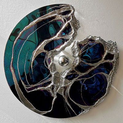 Buy Metal Round Wall Object Mirror Decoration Unique Interior Welding Design online manufacture