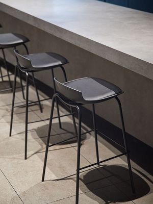 Classic Black Bar Stool Light Weight And Sophisticated Leather Bar Chairs